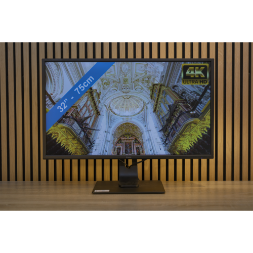 LCD TV Beeldscherm 32 inch + tafelstand