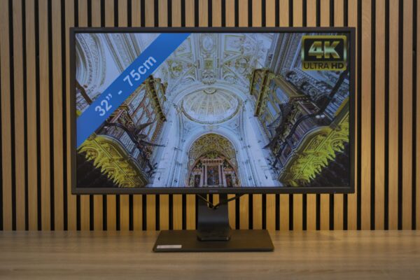 LED TV scherm 65 inch + statief